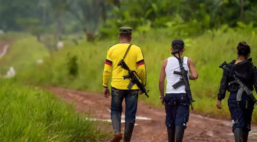 origen-caracteristicas-y-consecuencias-del-paramilitarismo-en-colombia-un-analisis-detallado-de-su-impacto-en-la-sociedad-y-el-conflicto-armado